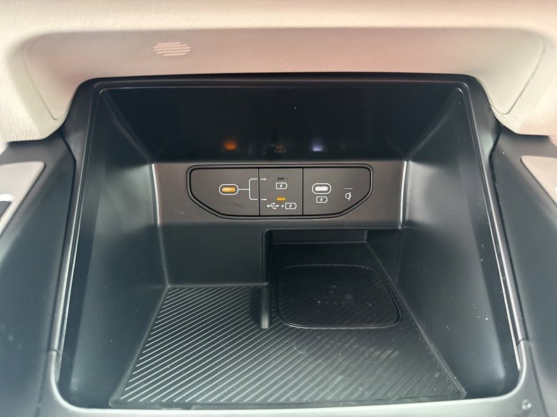 Used 2025 Kia Sorento S image 40