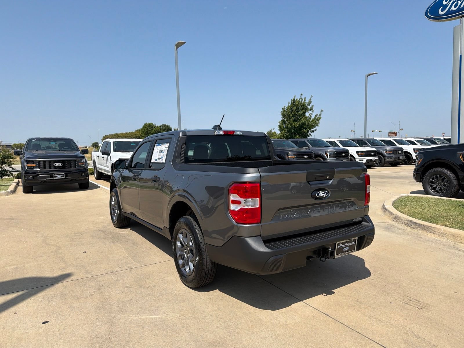 New 2026 Ford Maverick XLT w/ XLT Luxury Package FWD image 3