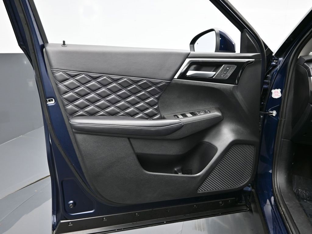 Used 2024 Mitsubishi Outlander SEL image 30