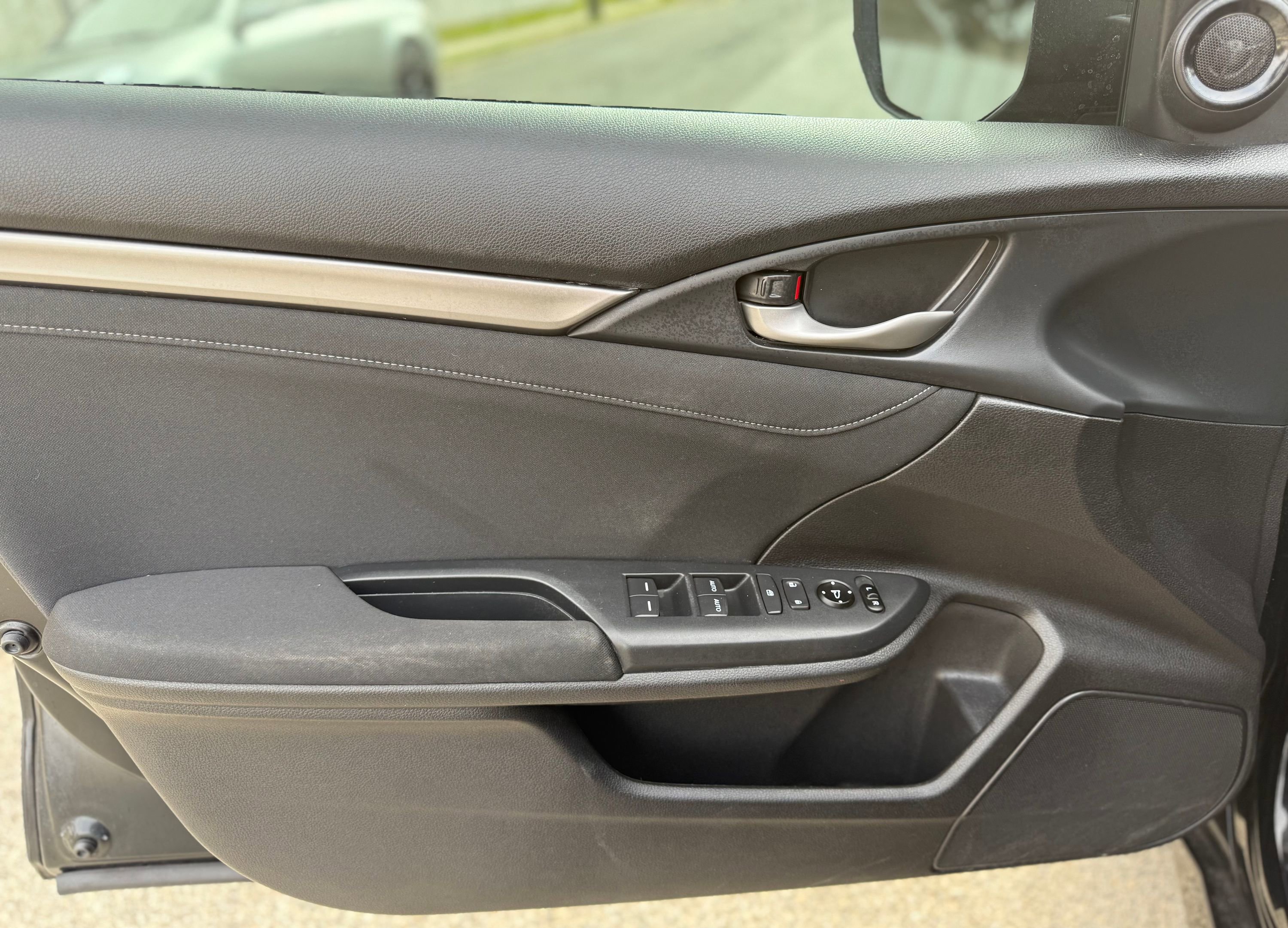 Used 2019 Honda Civic EX image 17