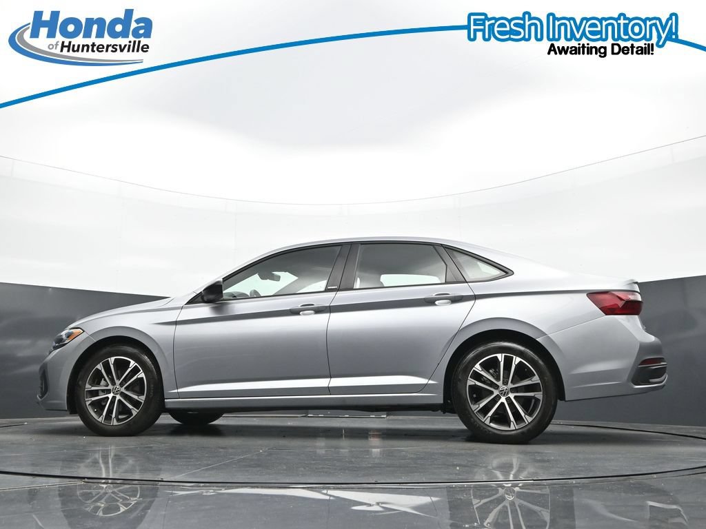 Used 2024 Volkswagen Jetta Sport FWD image 29