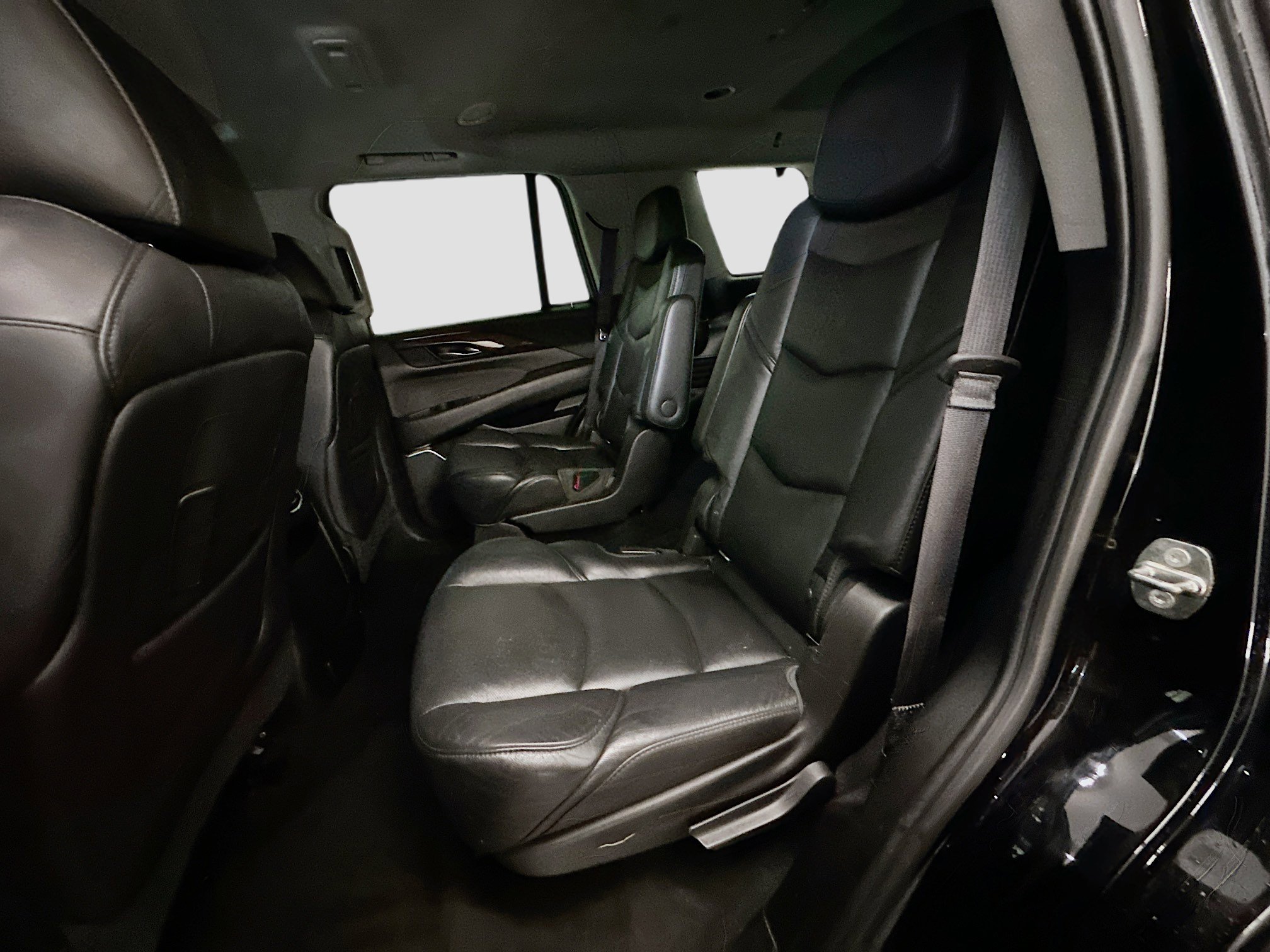 Used 2018 Cadillac Escalade Luxury image 30