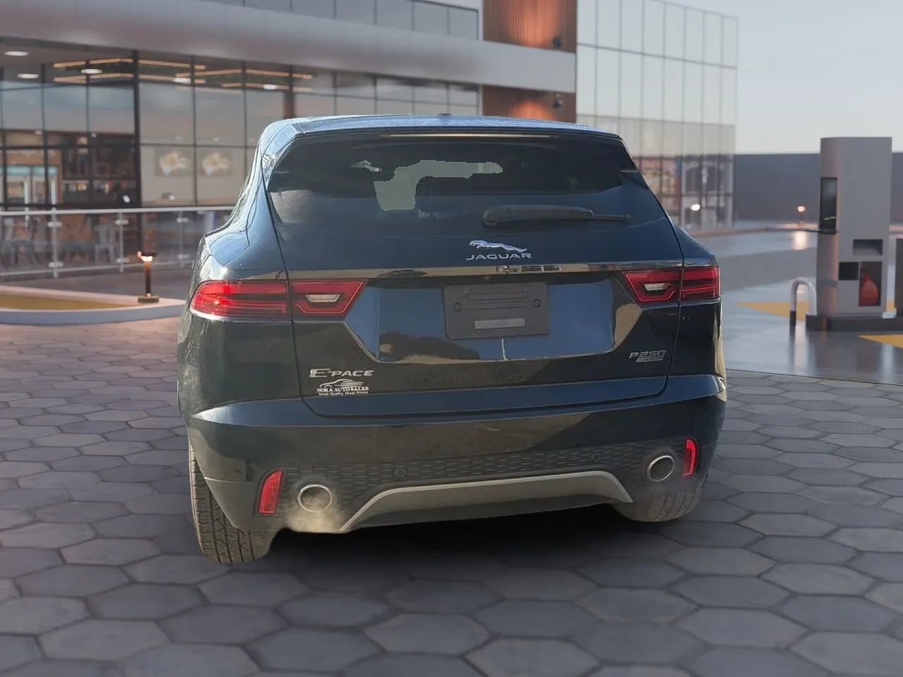 Used 2018 Jaguar E-PACE SE AWD/4WD image 11