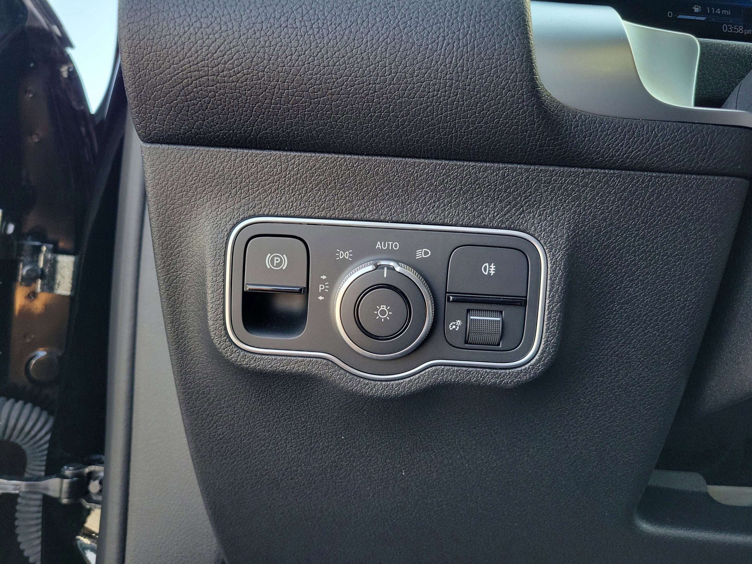 New 2025 Mercedes-Benz GLB 35 AMG 4MATIC image 16