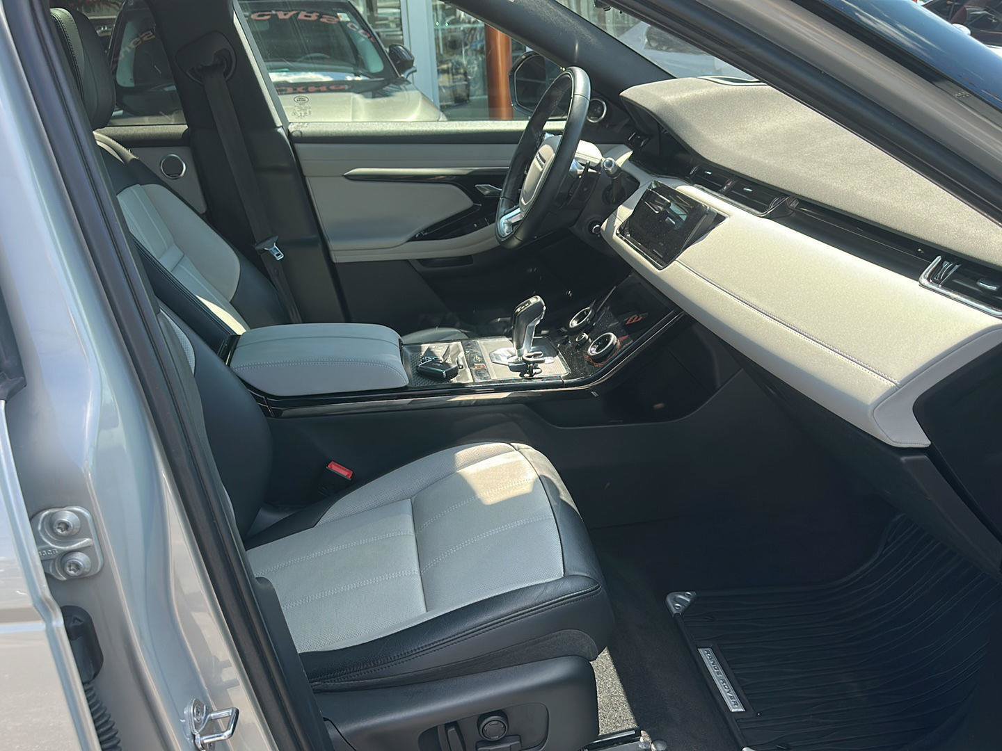 Used 2020 Land Rover Range Rover Evoque First Edition AWD/4WD image 9