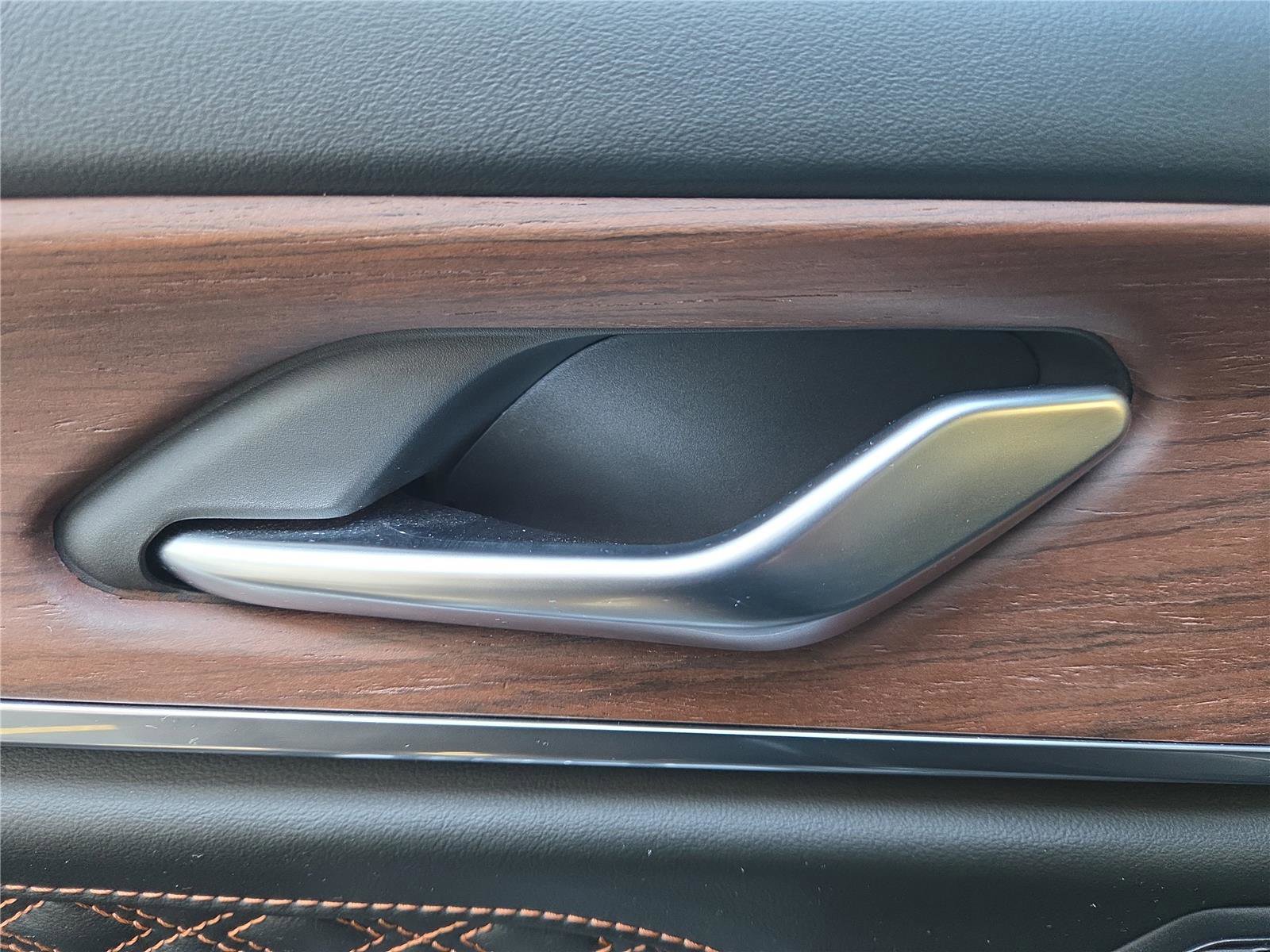 Used 2023 Jeep Grand Cherokee Summit w/ Adv Protech Group IV image 27