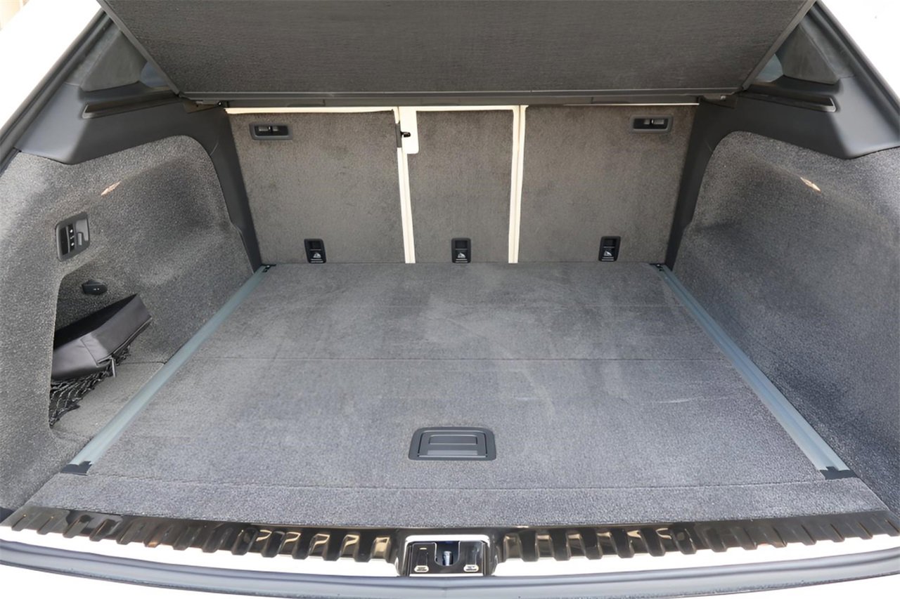 New 2025 Bentley Bentayga image 17