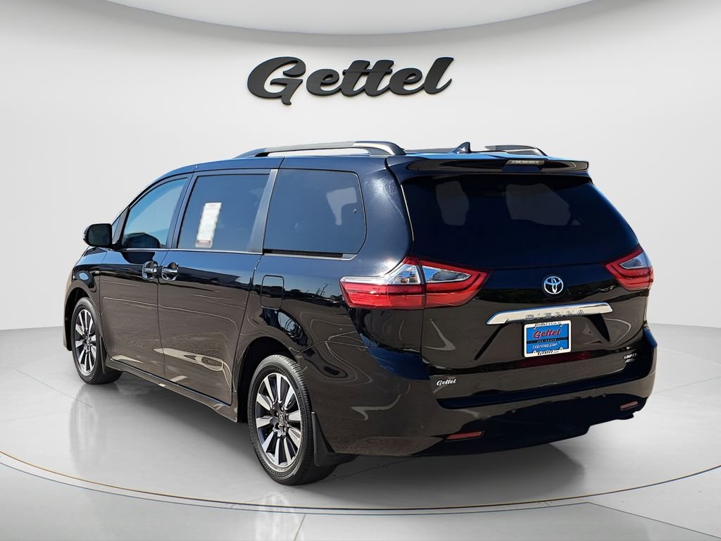 Used 2018 Toyota Sienna Limited Premium w/ Carpet Mat Package image 4