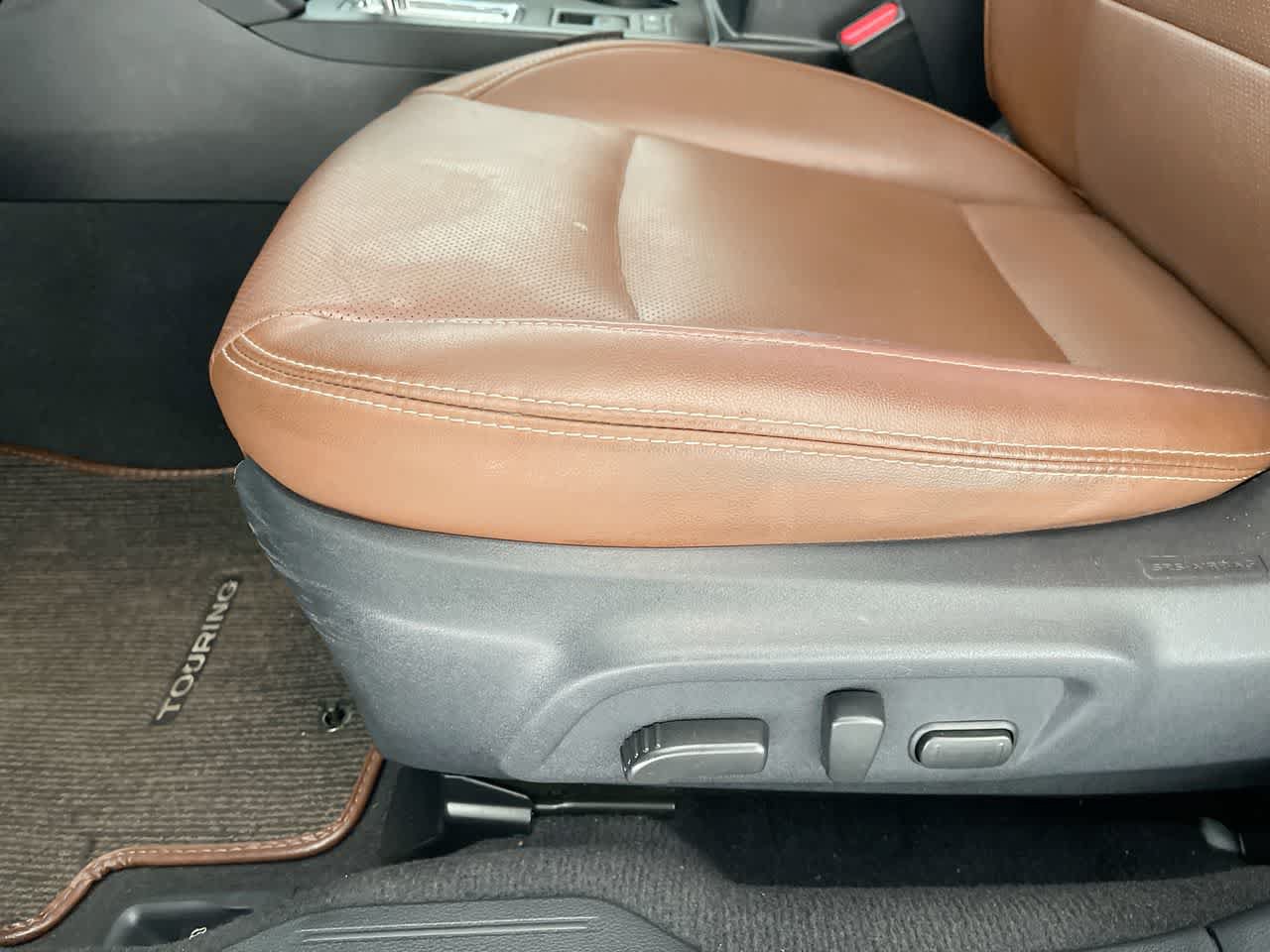 Used 2017 Subaru Outback 3.6R Touring AWD/4WD image 12