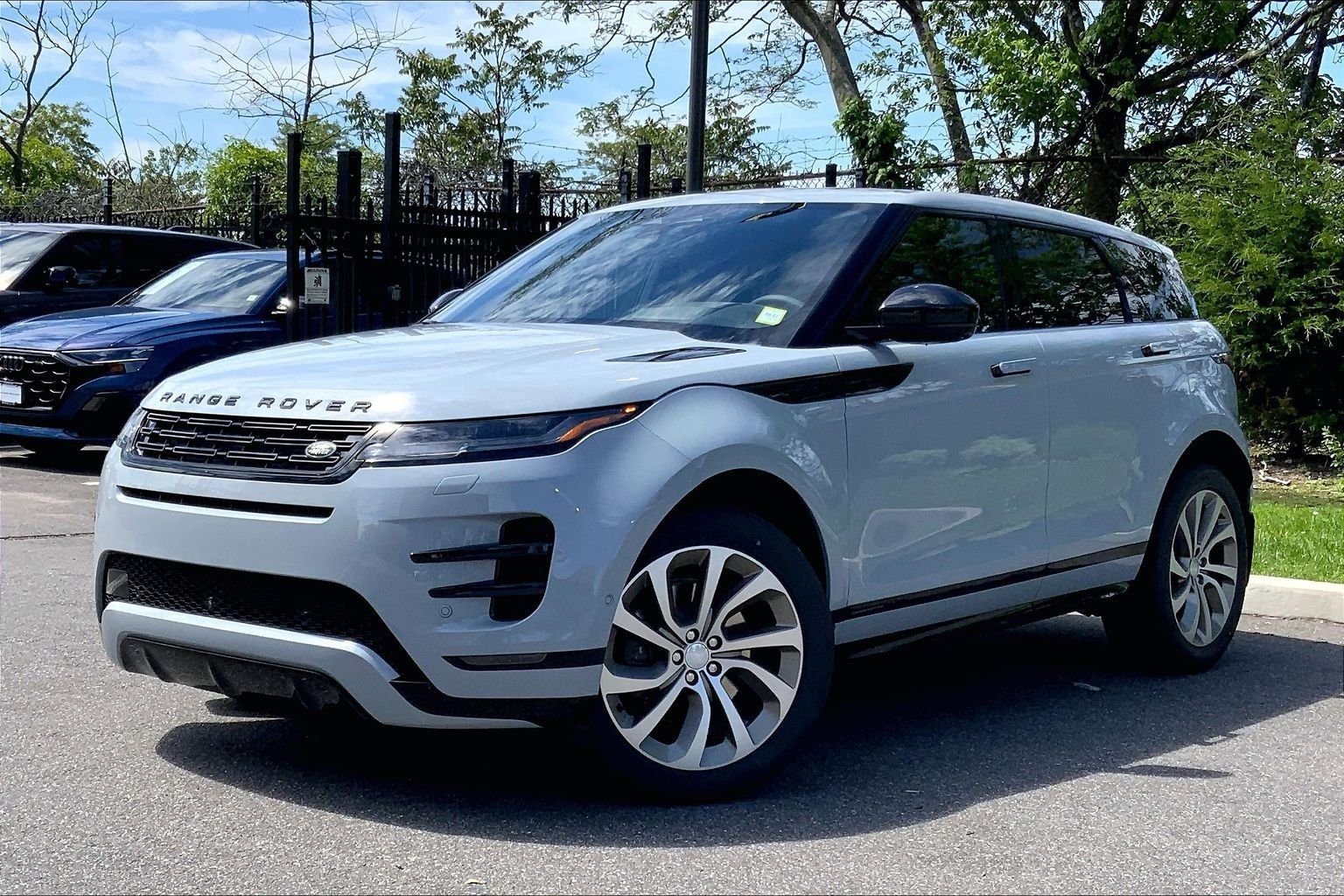 New 2026 Land Rover Range Rover Evoque Hoxton AWD/4WD image 1