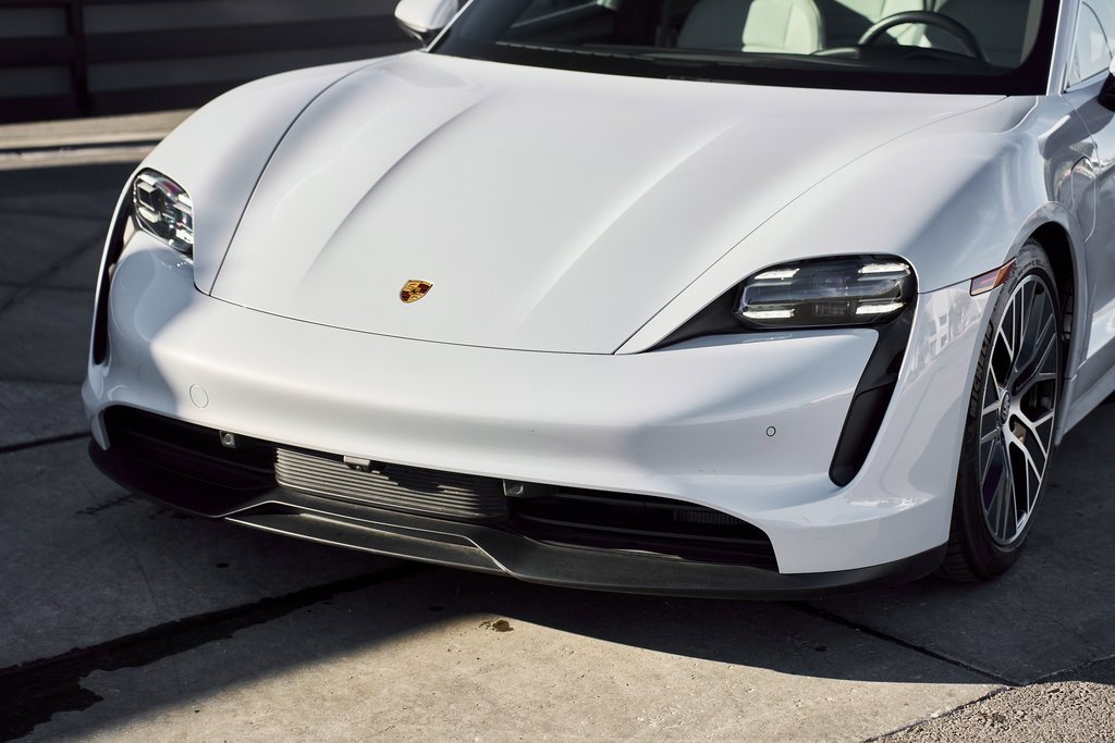 Used 2023 Porsche Taycan 4S w/ Premium Package image 5