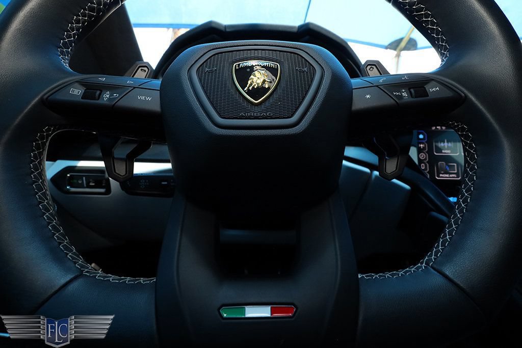 Used 2023 Lamborghini Urus S AWD/4WD image 40