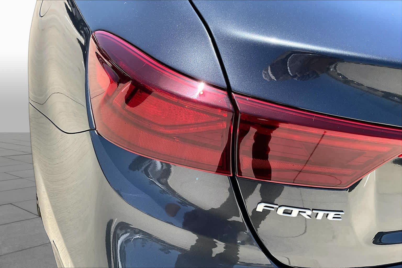 Used 2022 Kia Forte LXS w/ LXS Technology Package FWD image 27