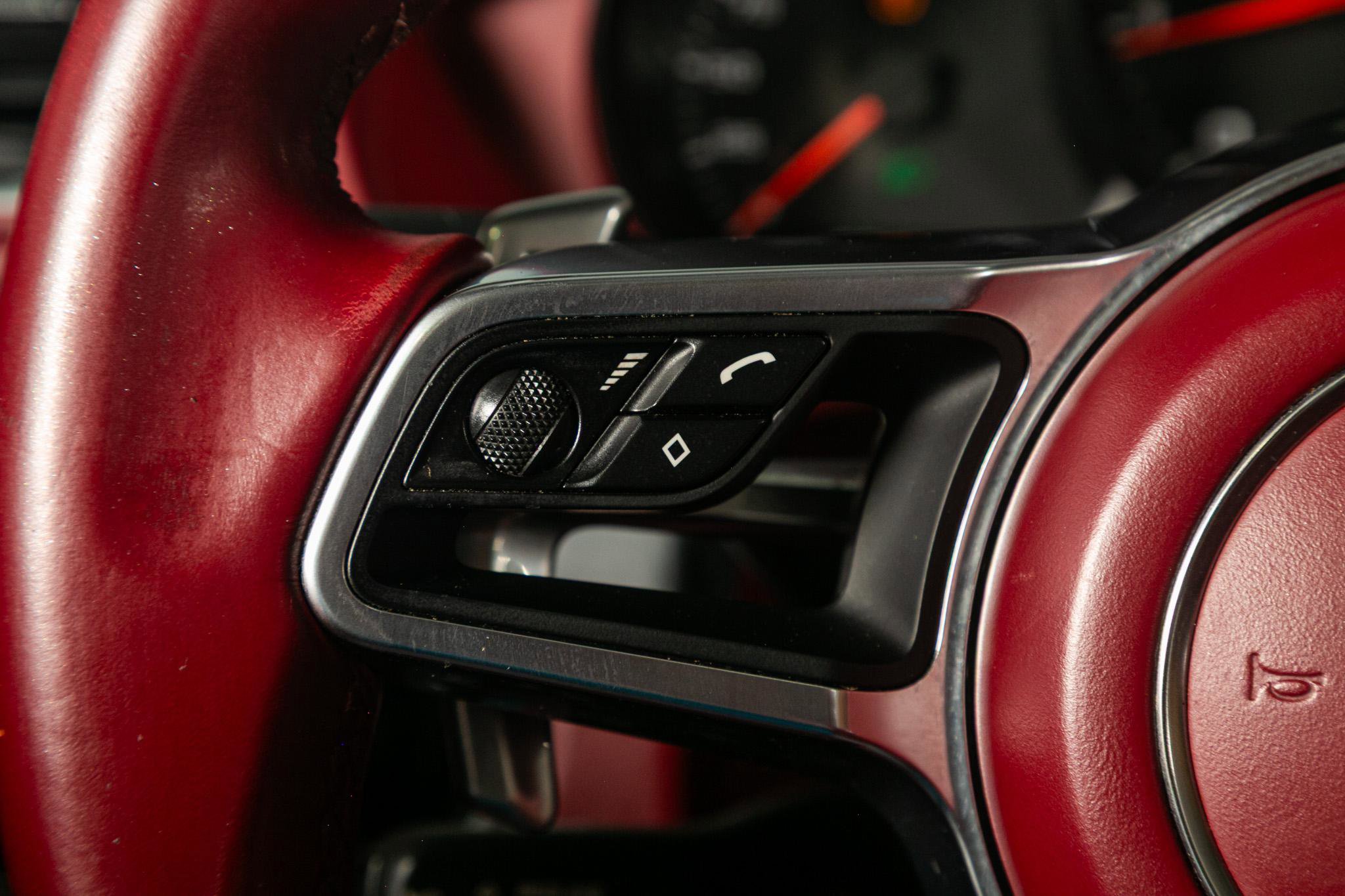 Used 2017 Porsche 718 Boxster RWD image 35