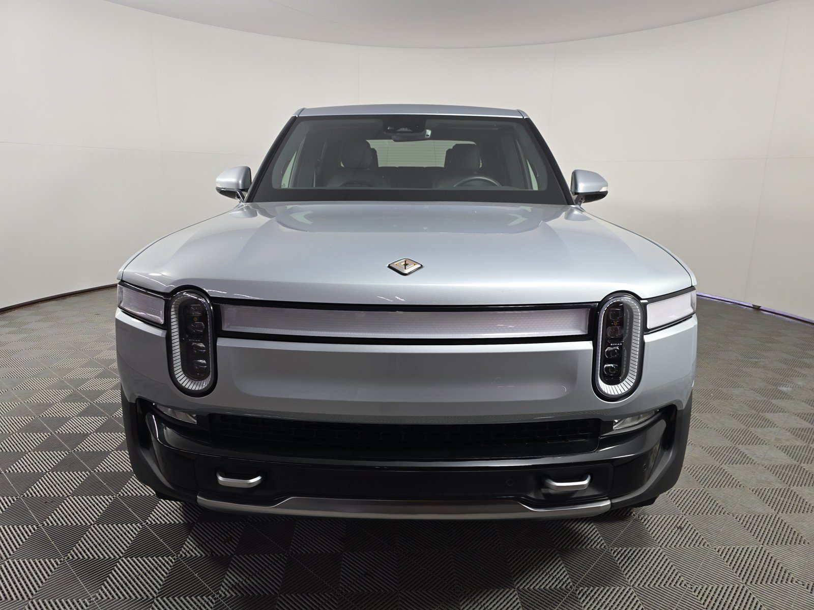 Used 2024 Rivian R1T Adventure AWD/4WD image 8