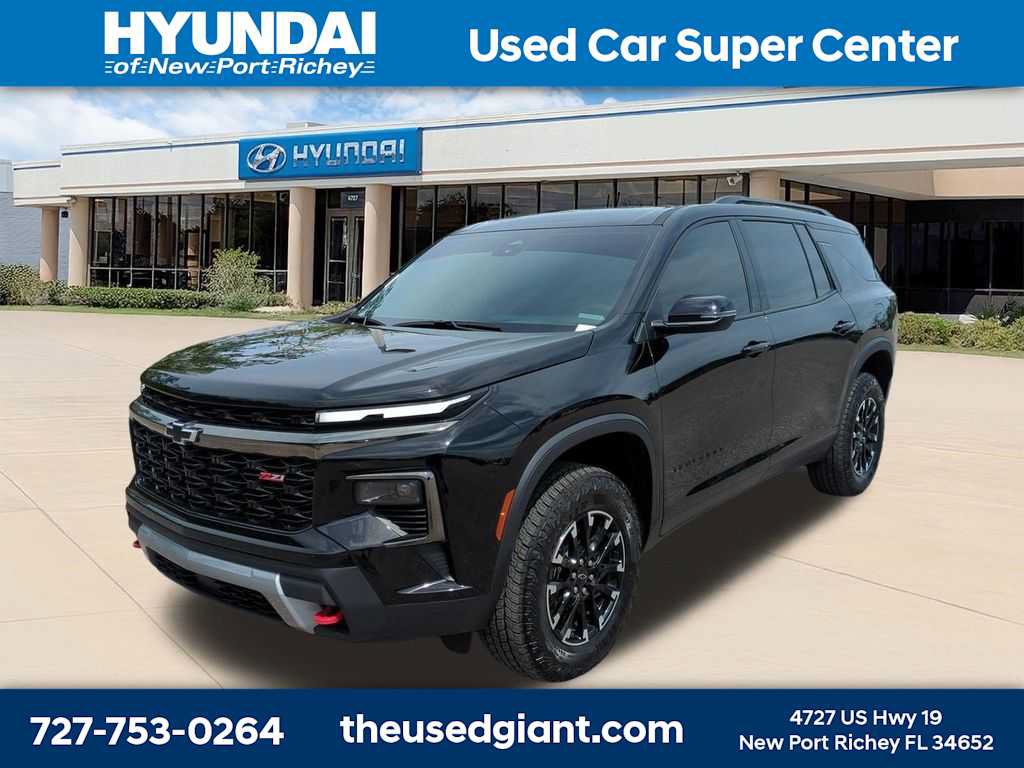 Used 2026 Chevrolet Traverse Z71 w/ LPO, Floor Liner Package AWD/4WD image 1