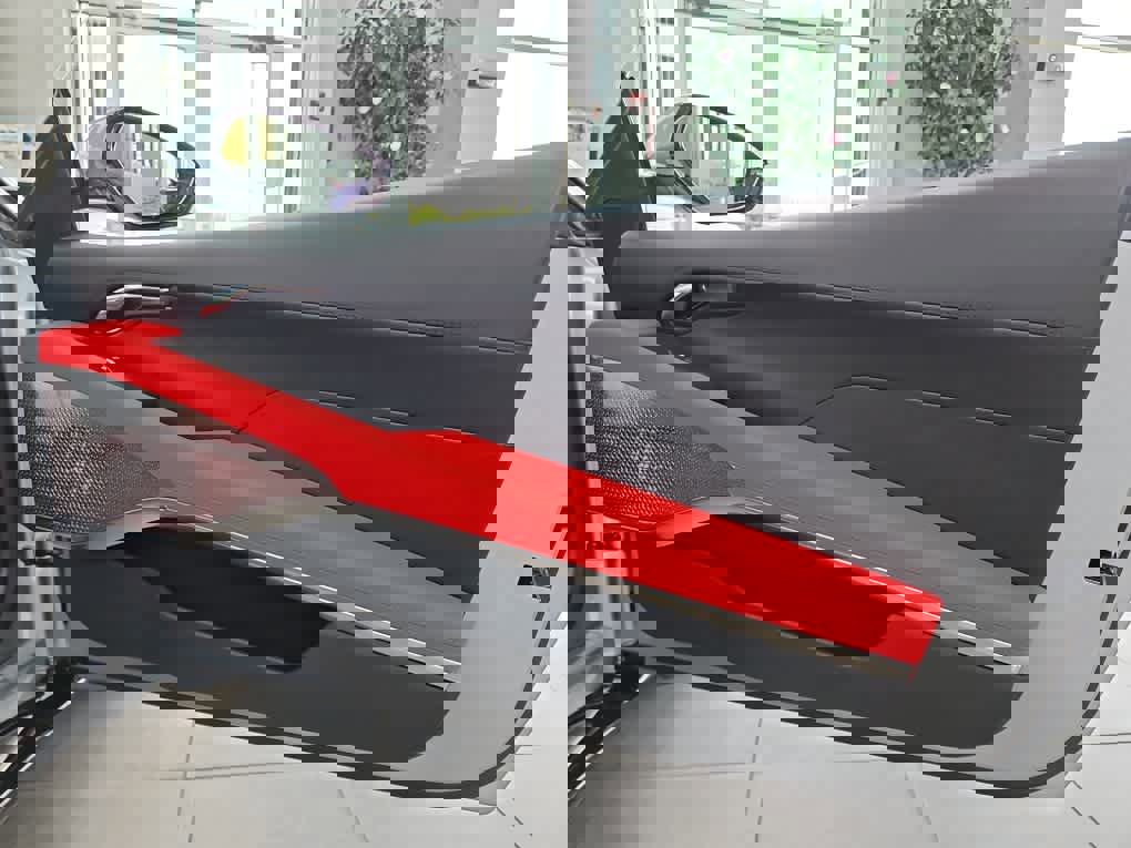 New 2025 Lotus Emira image 28