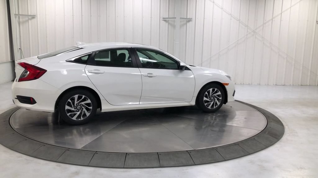 Used 2018 Honda Civic EX image 9