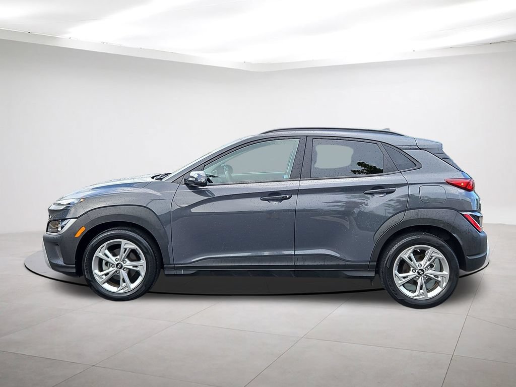 Used 2023 Hyundai Kona SEL w/ Cargo Package FWD image 4