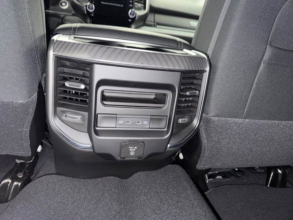 New 2026 RAM 2500 Big Horn AWD/4WD image 33