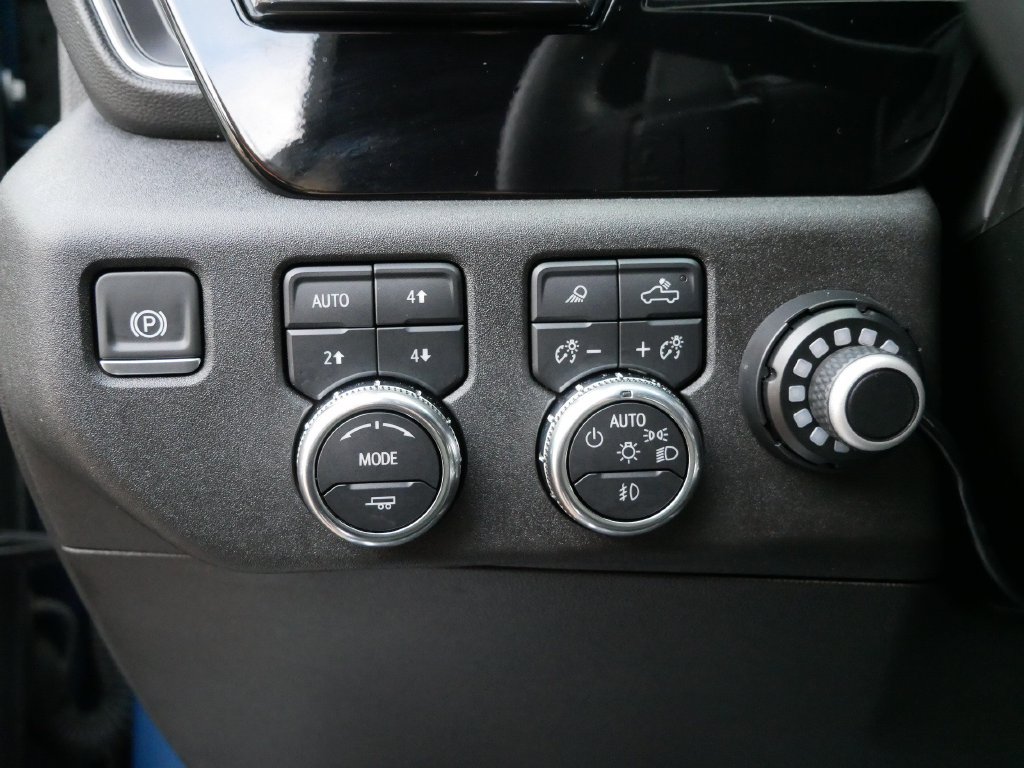 Used 2024 GMC Sierra 1500 SLT w/ SLT Premium Package AWD/4WD image 16
