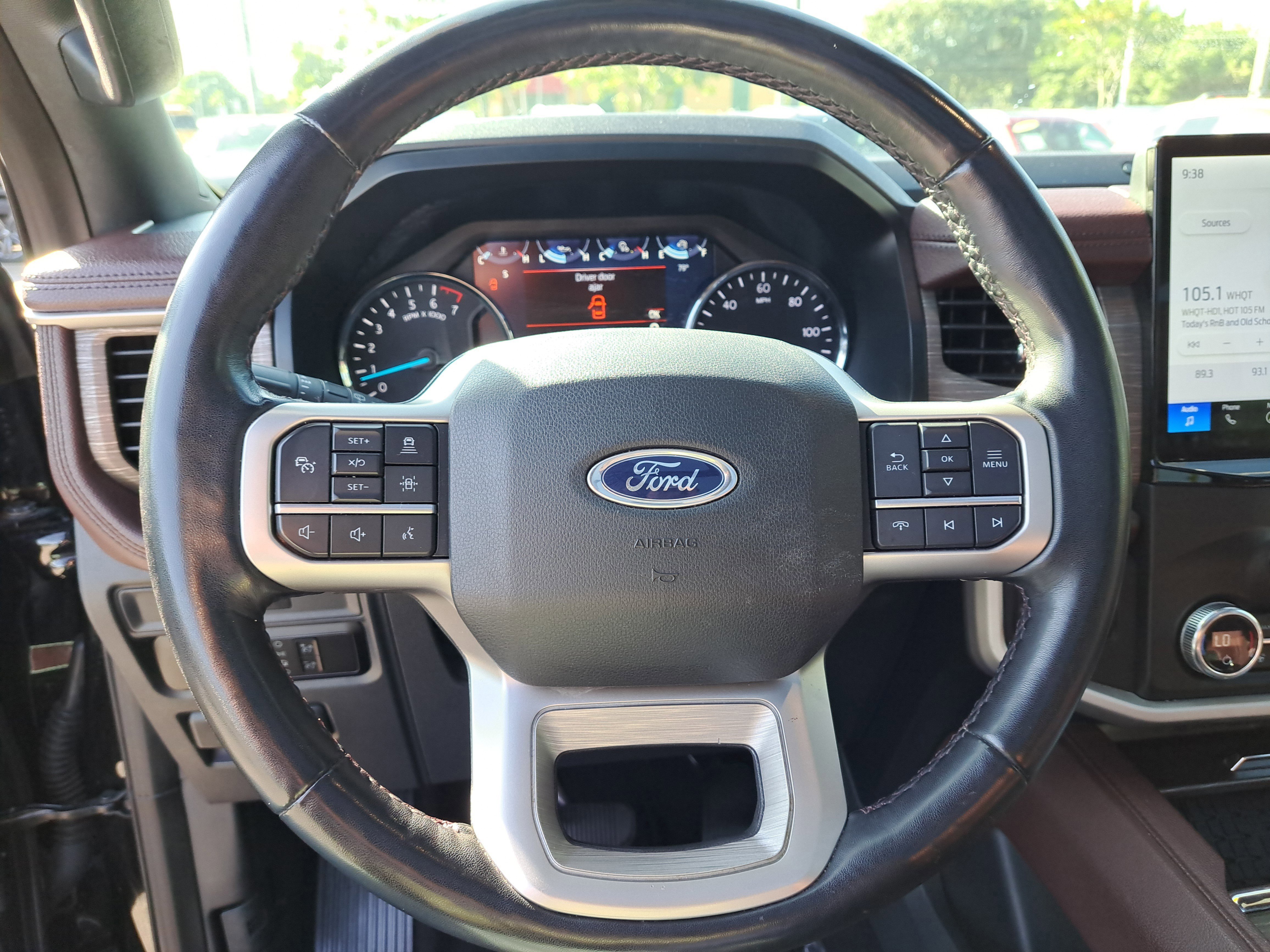 Used 2023 Ford Expedition Limited image 14