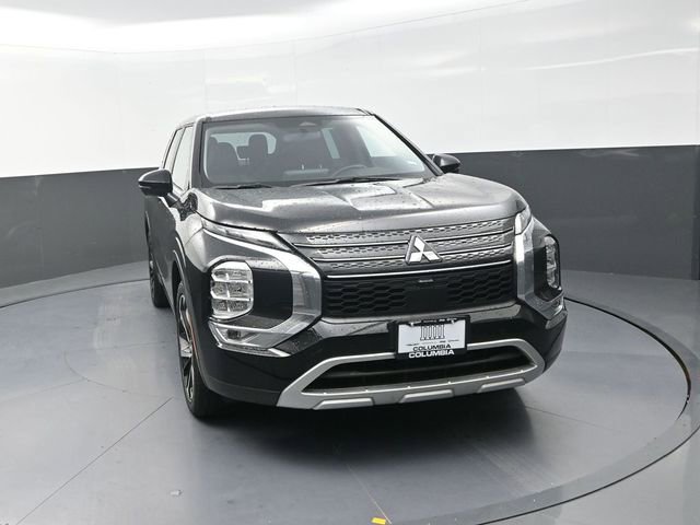 Used 2023 Mitsubishi Outlander SE image 4