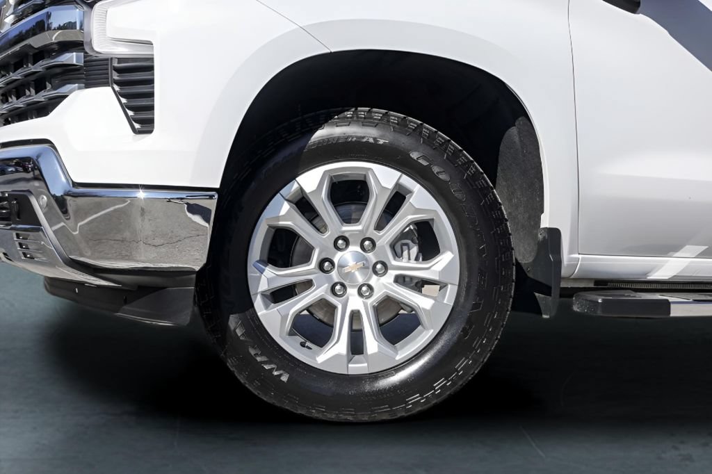 Used 2026 Chevrolet Silverado 1500 LTZ AWD/4WD image 4