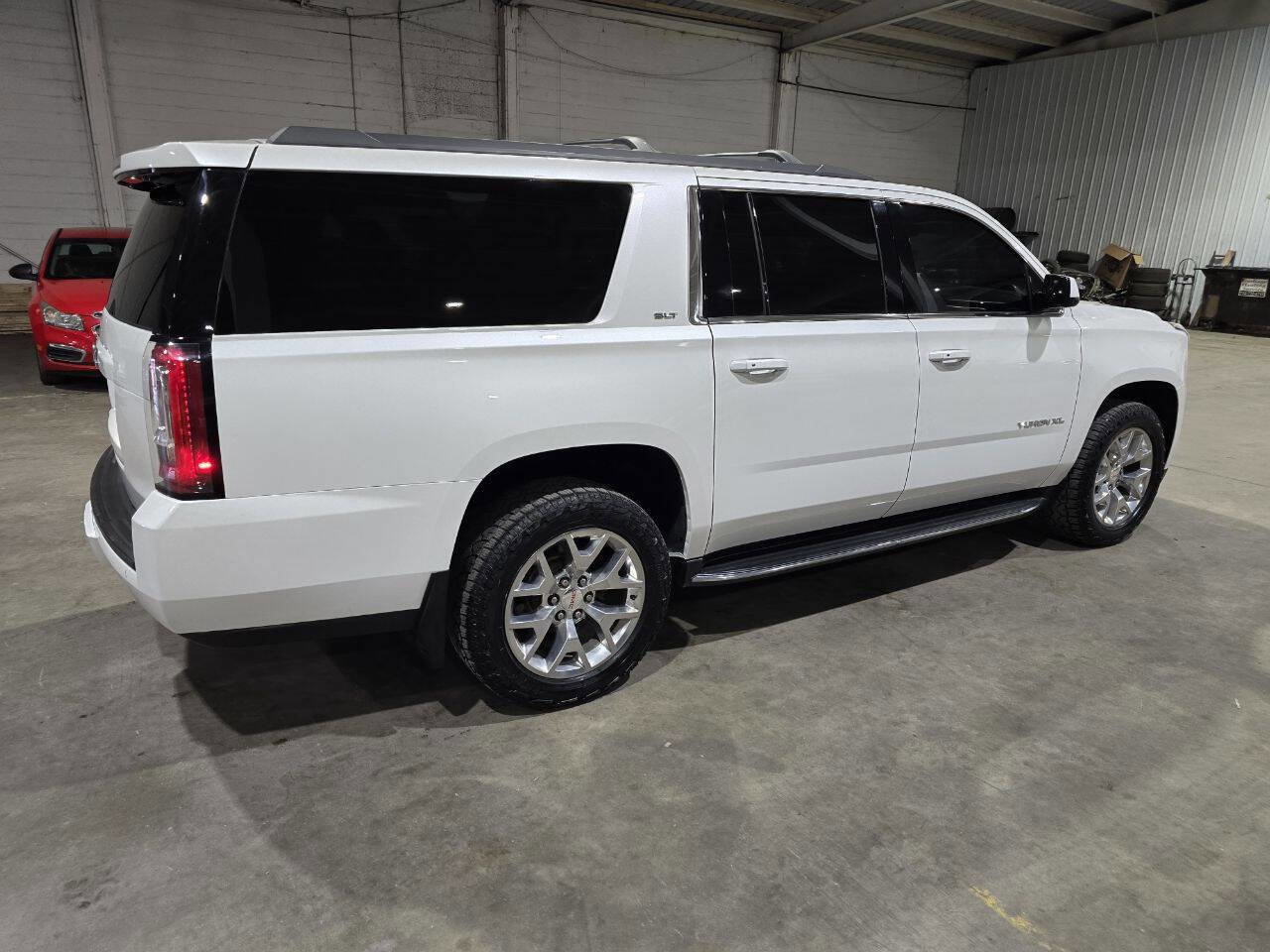 Used 2019 GMC Yukon XL SLT w/ Open Road Package AWD/4WD image 12