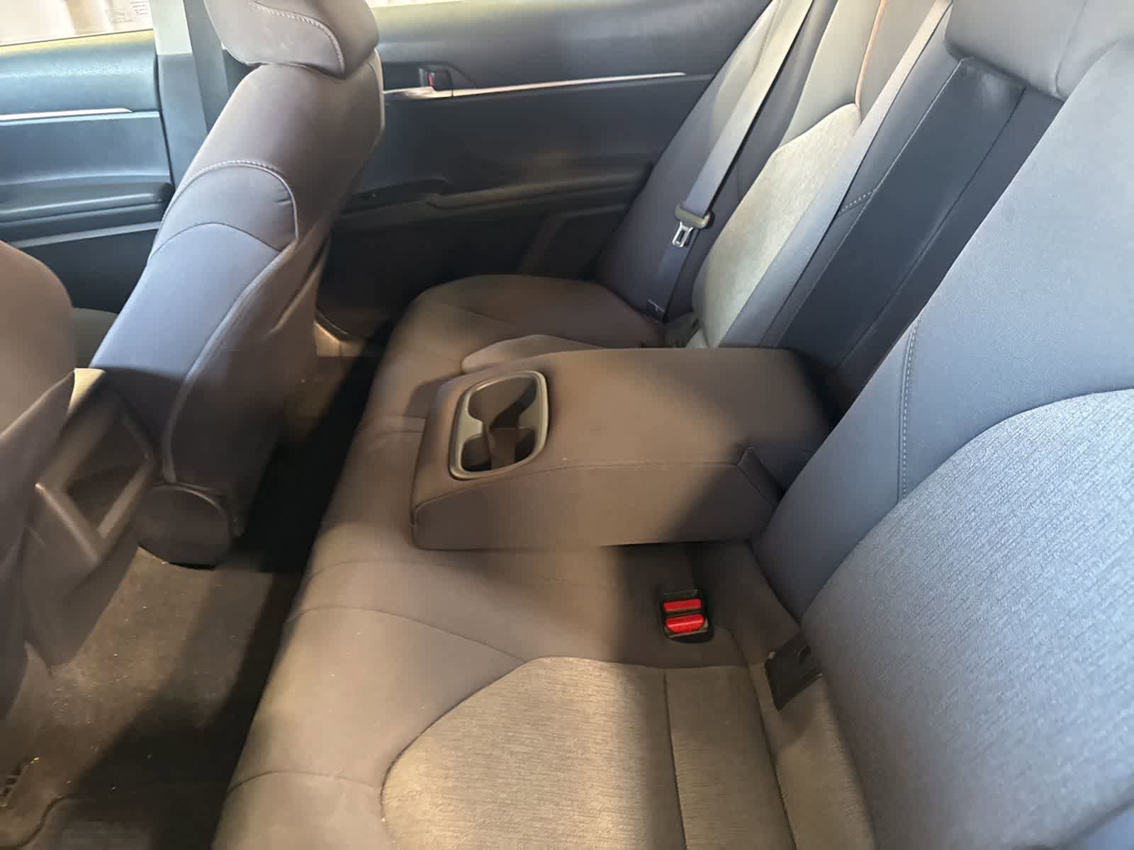 Used 2018 Toyota Camry LE FWD image 16