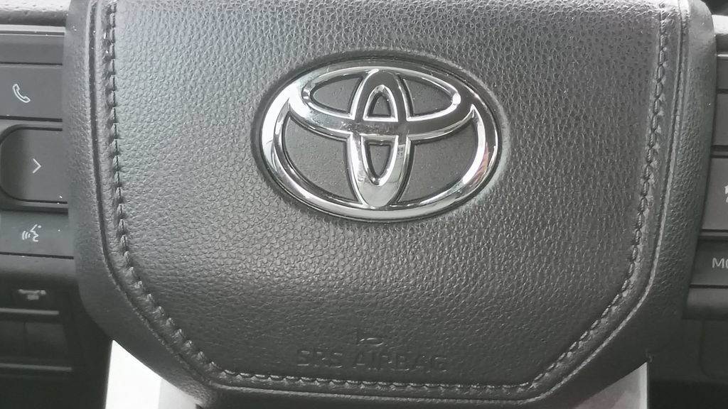 Used 2025 Toyota Sequoia Limited AWD/4WD image 30