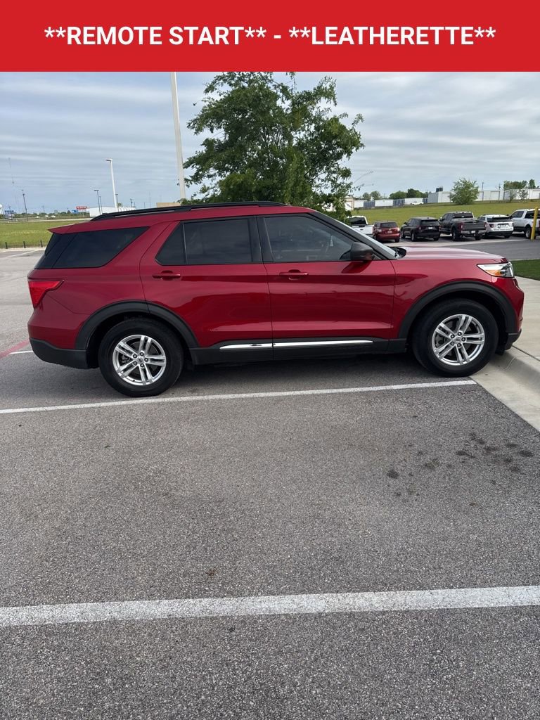 Used 2021 Ford Explorer XLT w/ Equipment Group 202A image 3