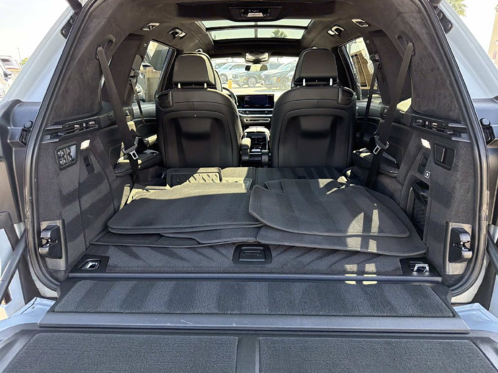 Used 2024 BMW X7 xDrive40i w/ M Sport Package AWD/4WD image 6