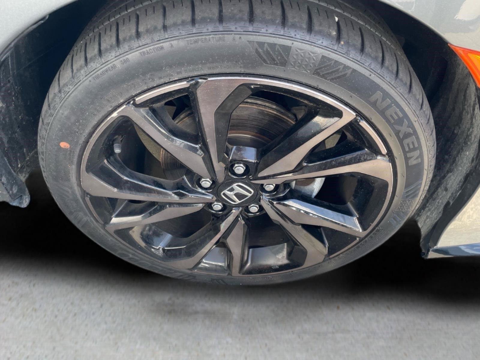 Used 2018 Honda Civic Sport image 18