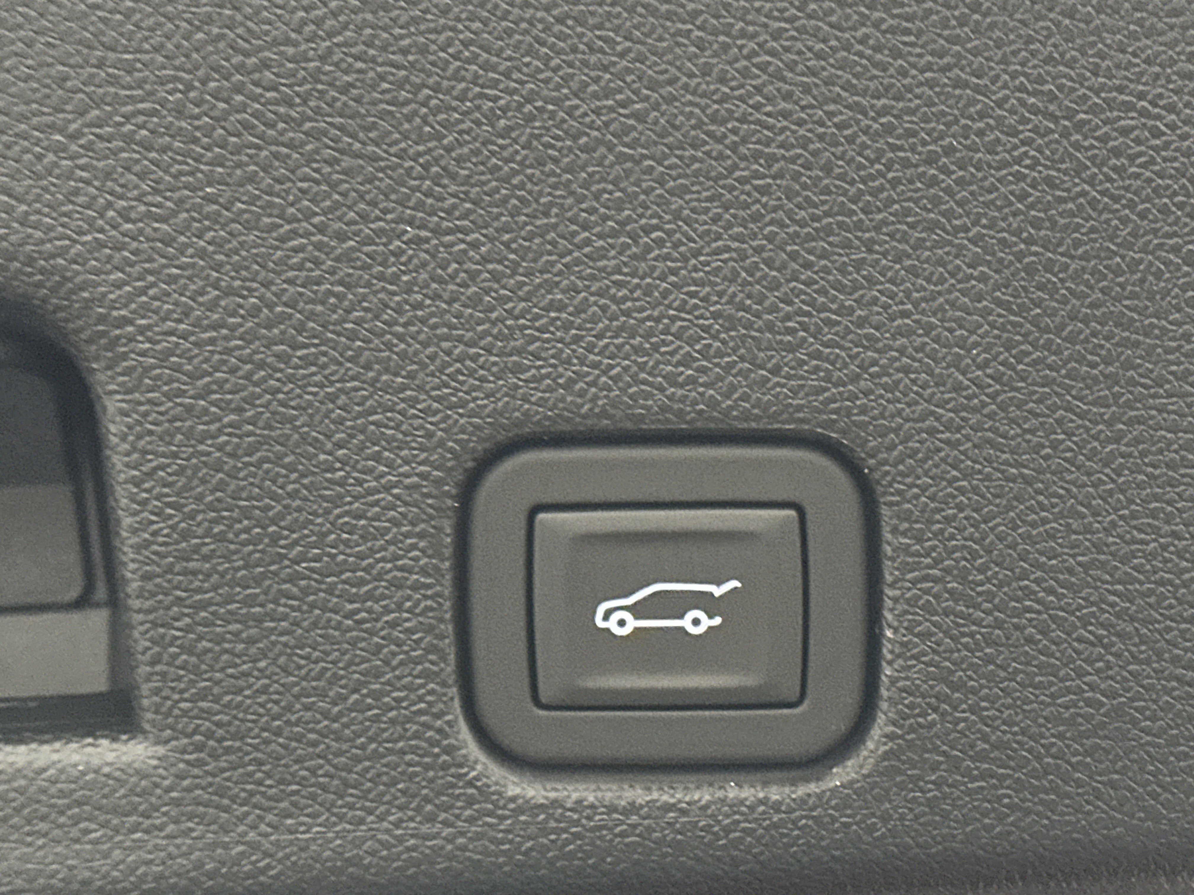New 2026 Chevrolet Traverse LT w/ Driver Confidence Package image 15
