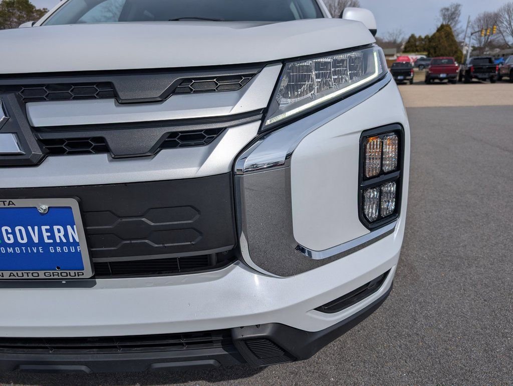 Used 2024 Mitsubishi Outlander Sport ES AWD/4WD image 11