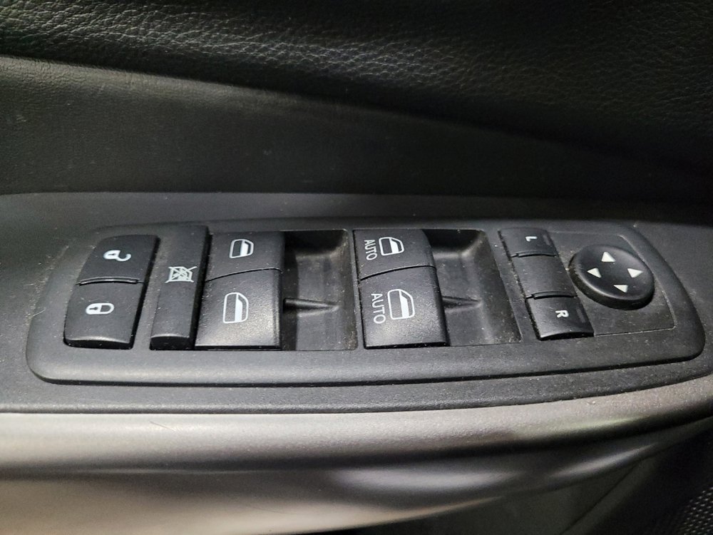 Used 2020 Jeep Cherokee Latitude Plus w/ Cold Weather Group AWD/4WD image 27