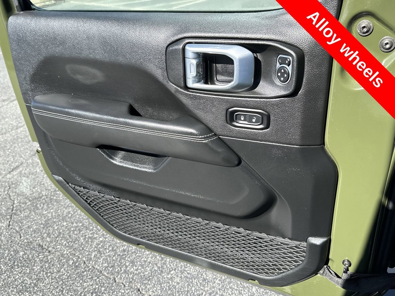 Used 2021 Jeep Wrangler Unlimited Sahara w/ Dual Top Group image 16