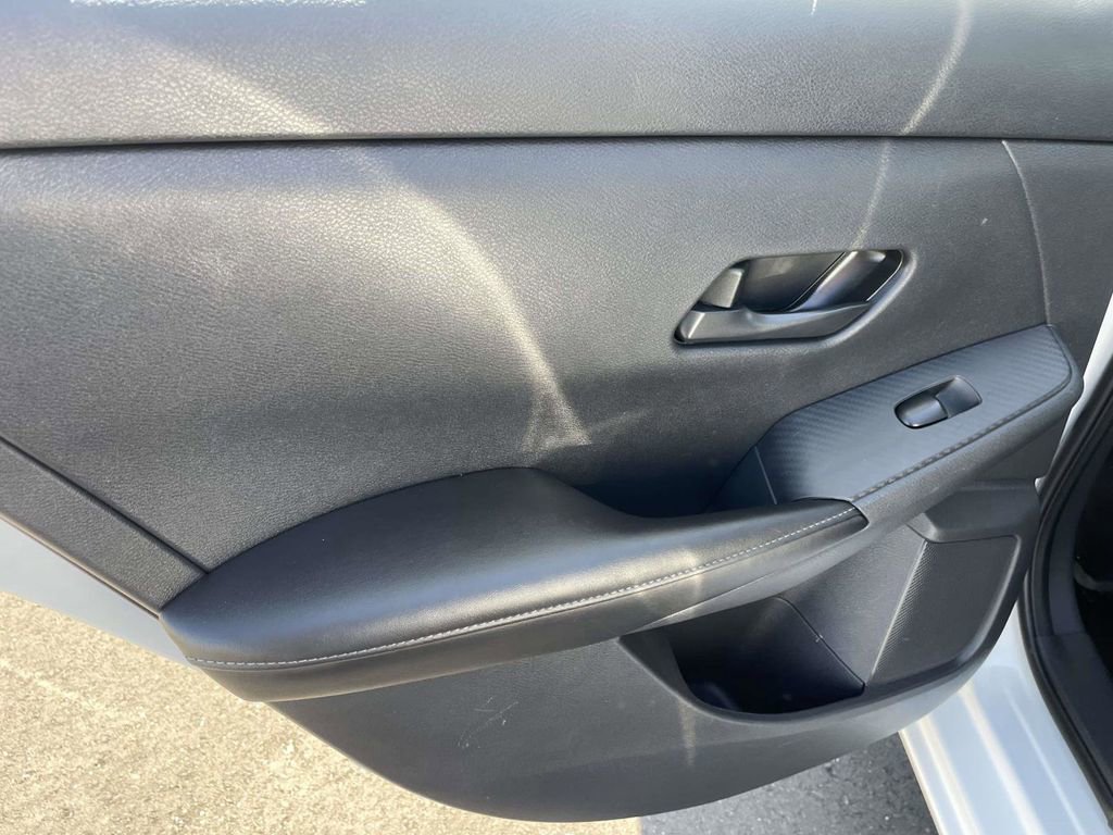 Used 2024 Nissan Sentra SV image 11