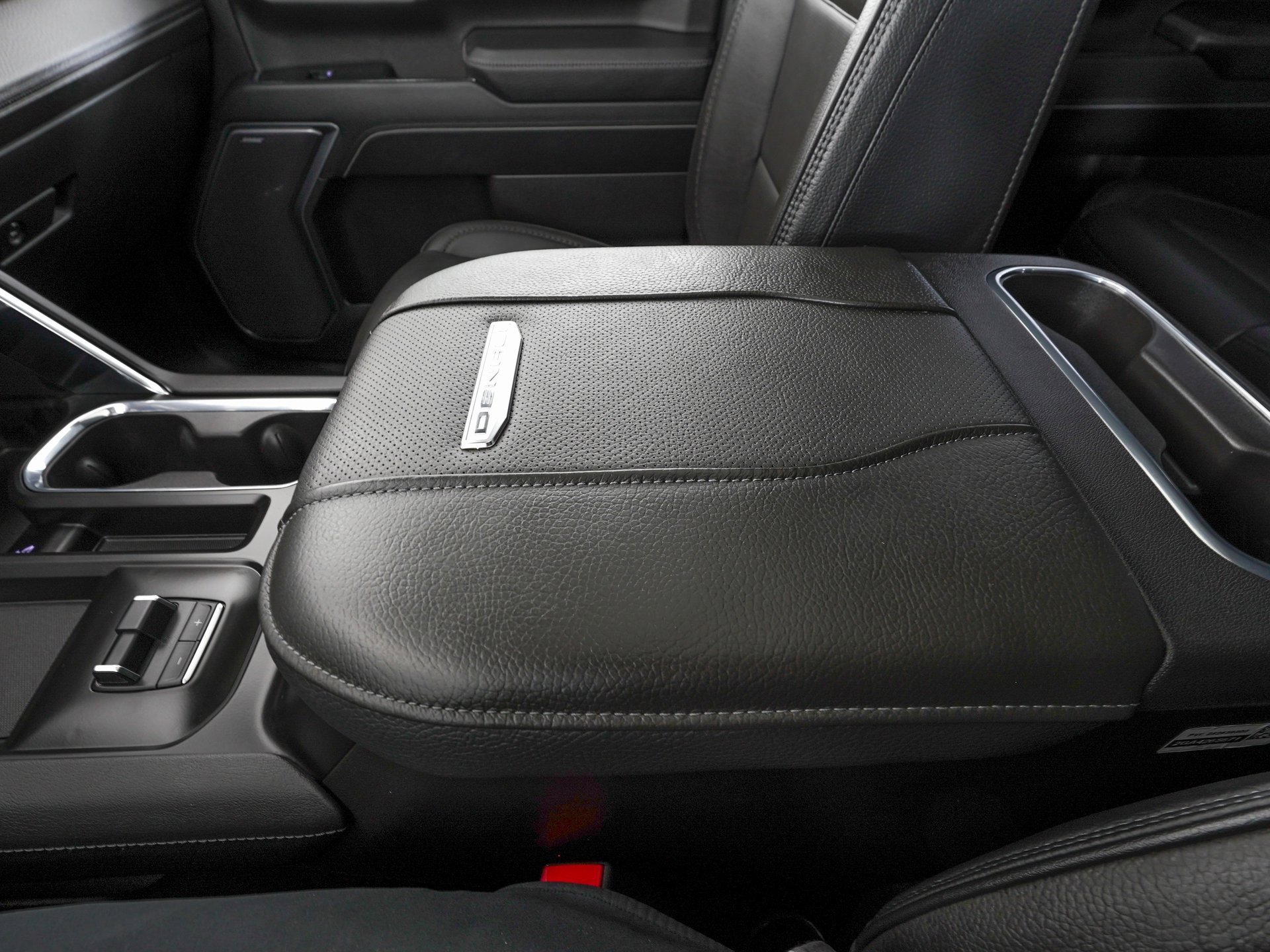 Used 2025 GMC Sierra 2500 Denali w/ Denali Reserve Package image 29