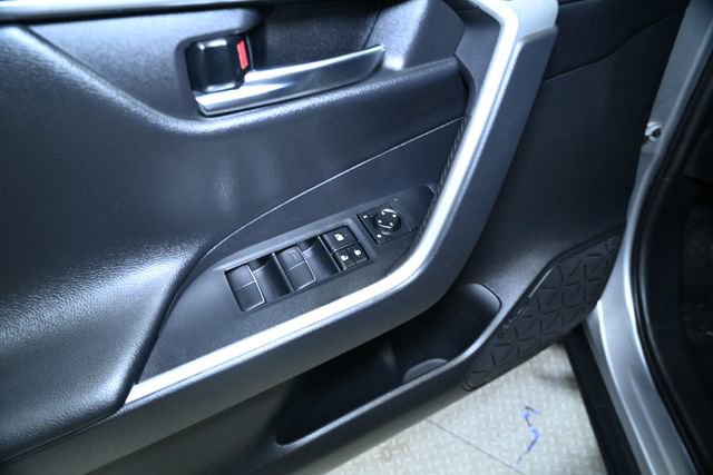 Used 2021 Toyota RAV4 XSE AWD/4WD image 30