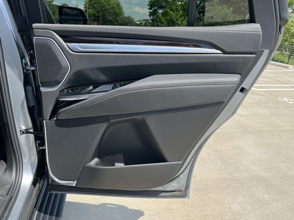 Certified 2025 Cadillac Escalade Premium Luxury AWD/4WD image 21