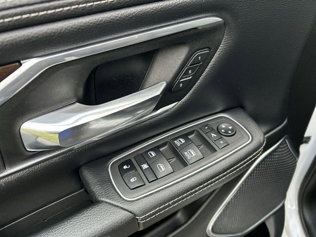 Used 2022 RAM 1500 Laramie AWD/4WD image 16