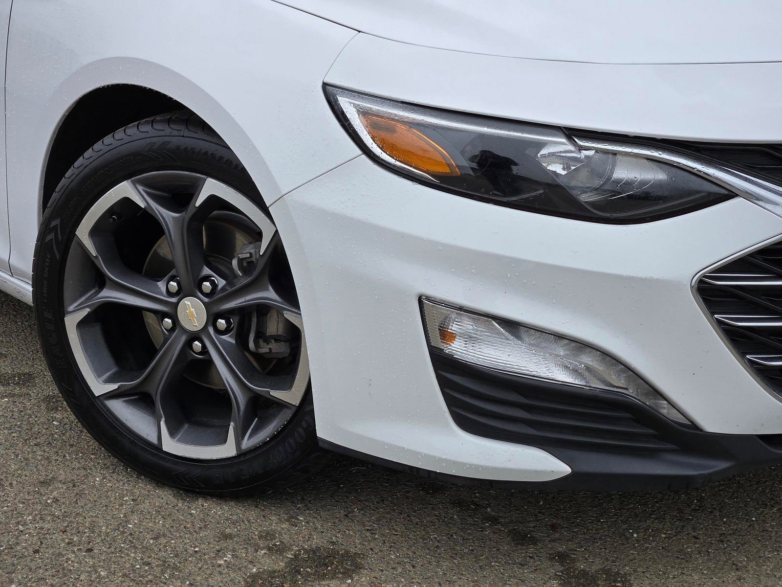 Used 2023 Chevrolet Malibu LT image 2