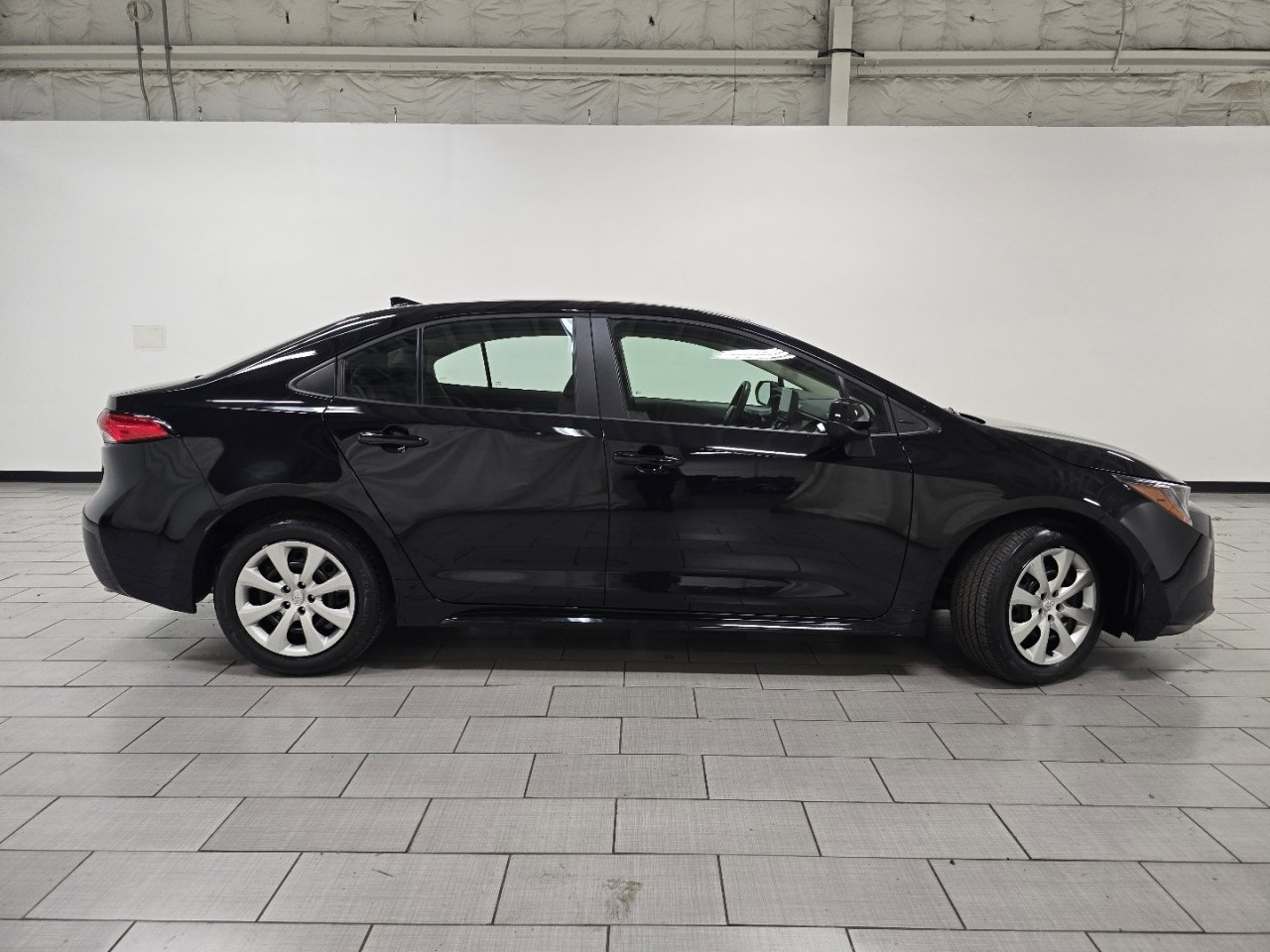 Certified 2025 Toyota Corolla LE image 15