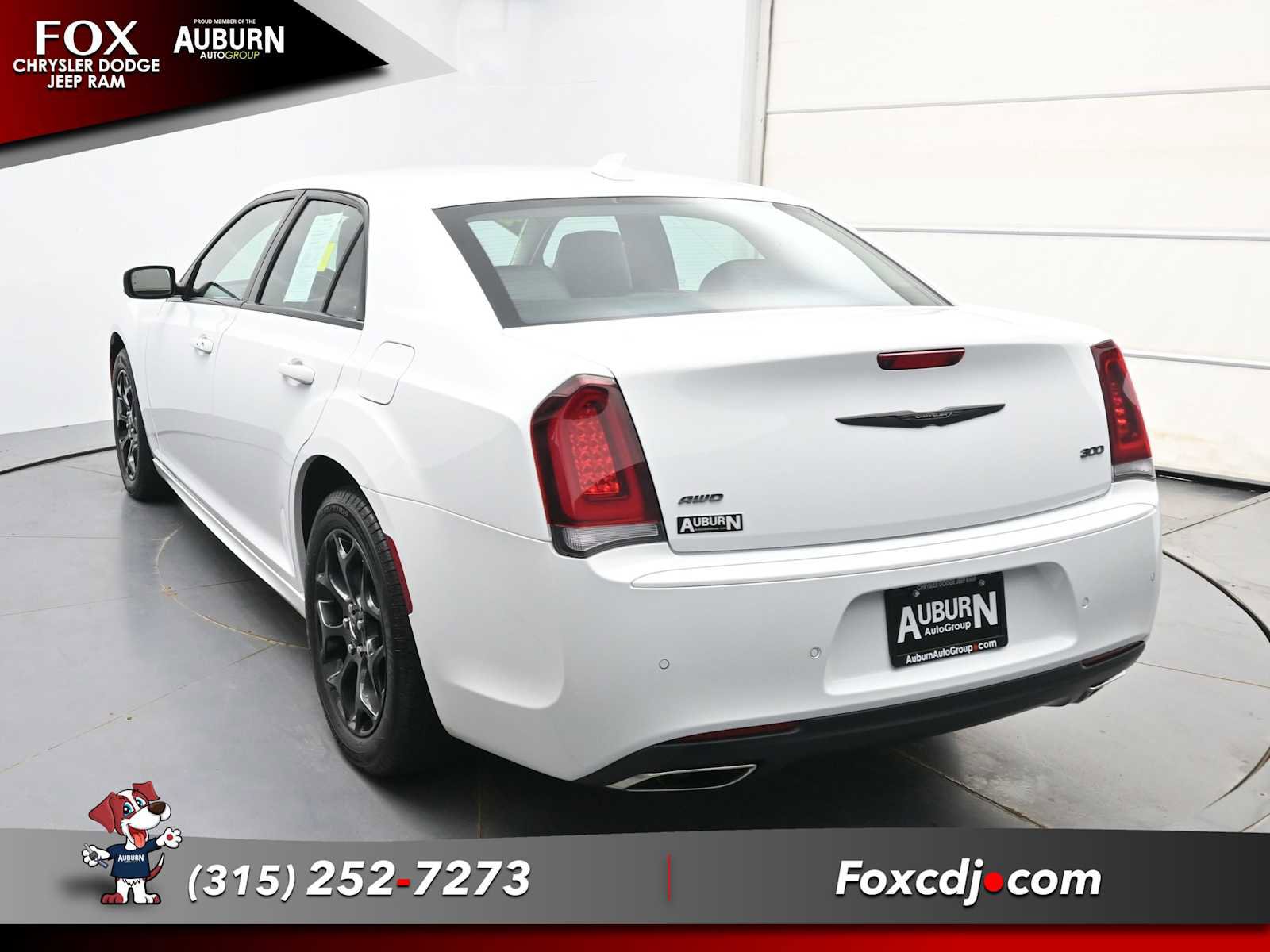 Used 2023 Chrysler 300 Touring L w/ Comfort Group image 12