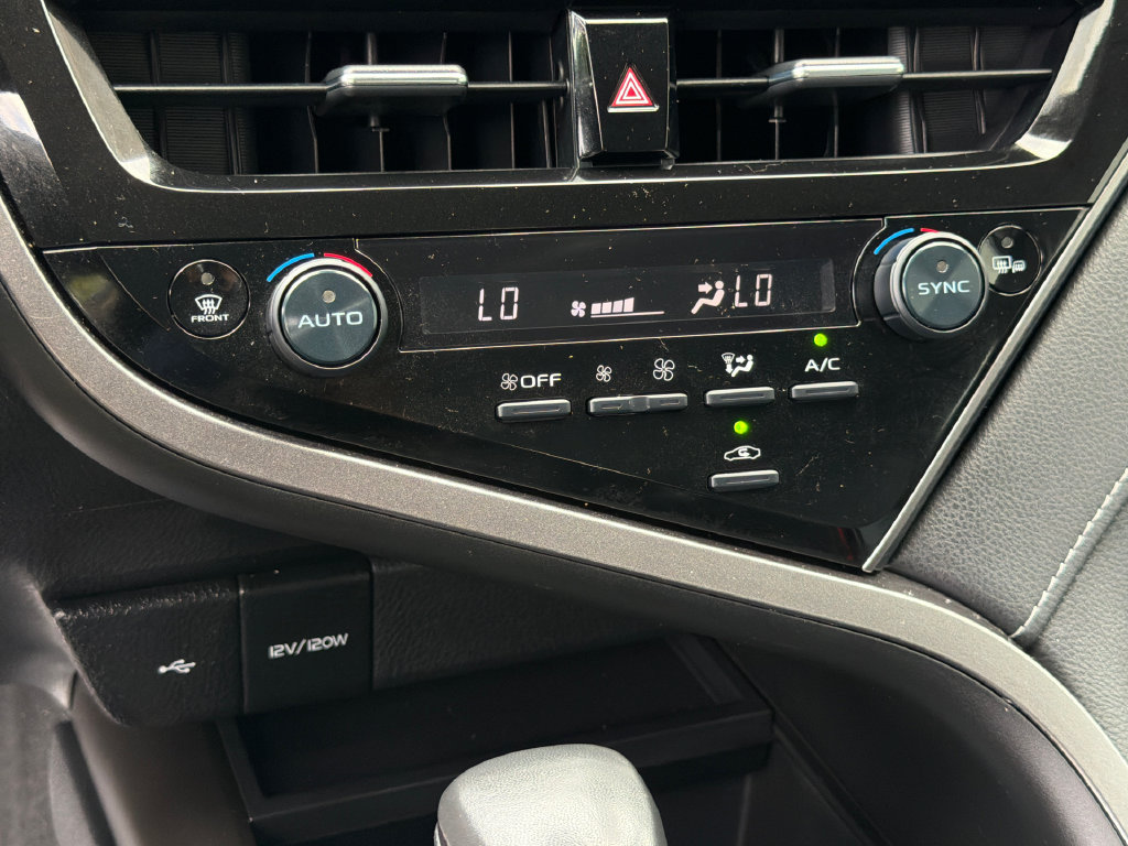 Used 2024 Toyota Camry SE FWD image 30