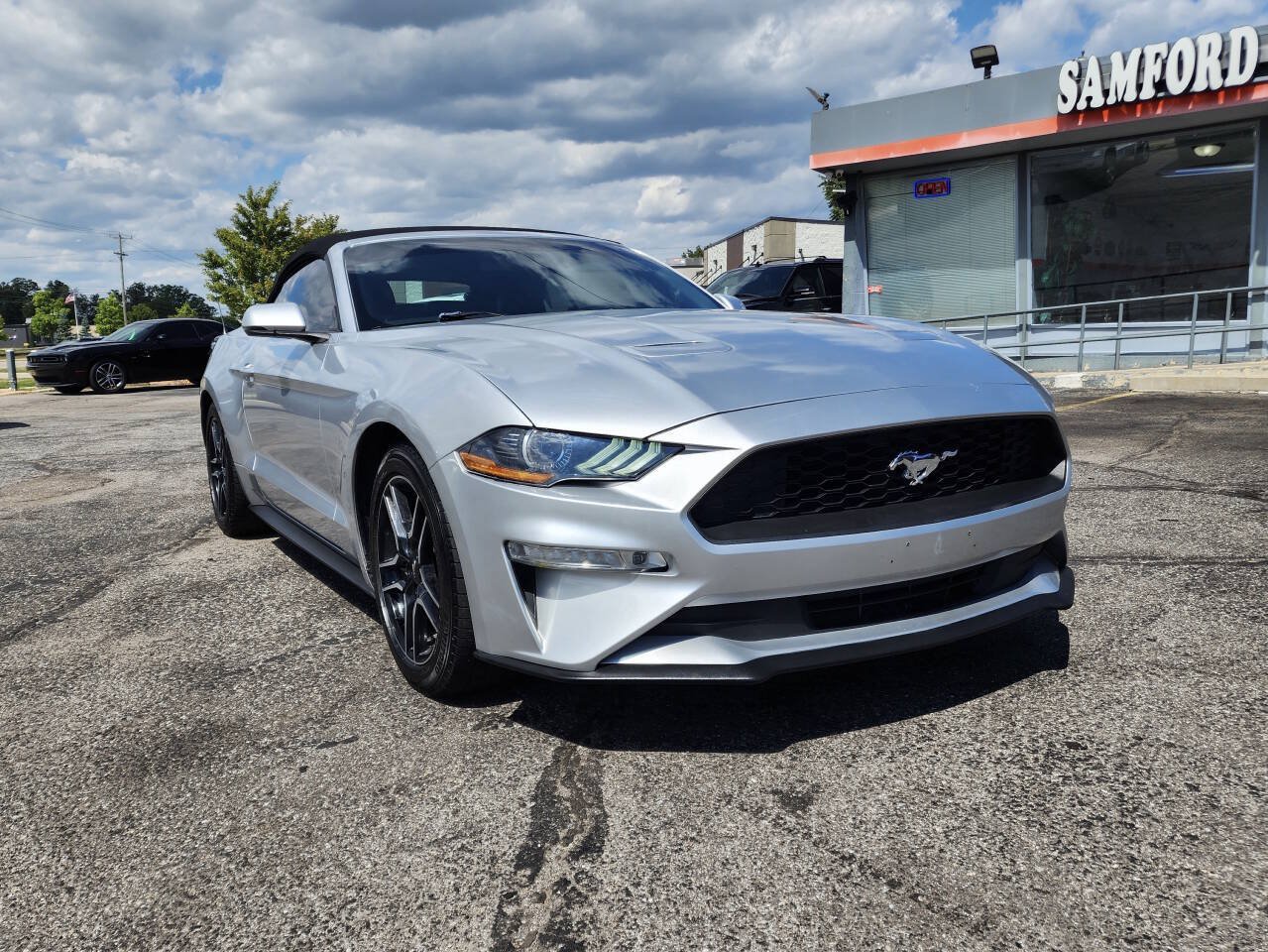 Used 2019 Ford Mustang Premium RWD image 10