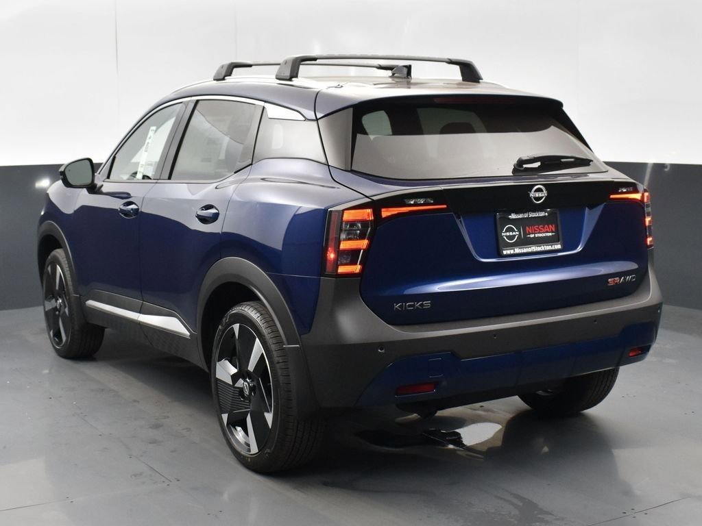 New 2026 Nissan Kicks SR w/ Cold Weather Package image 6
