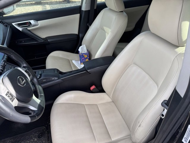 Used 2011 Lexus CT 200h image 2